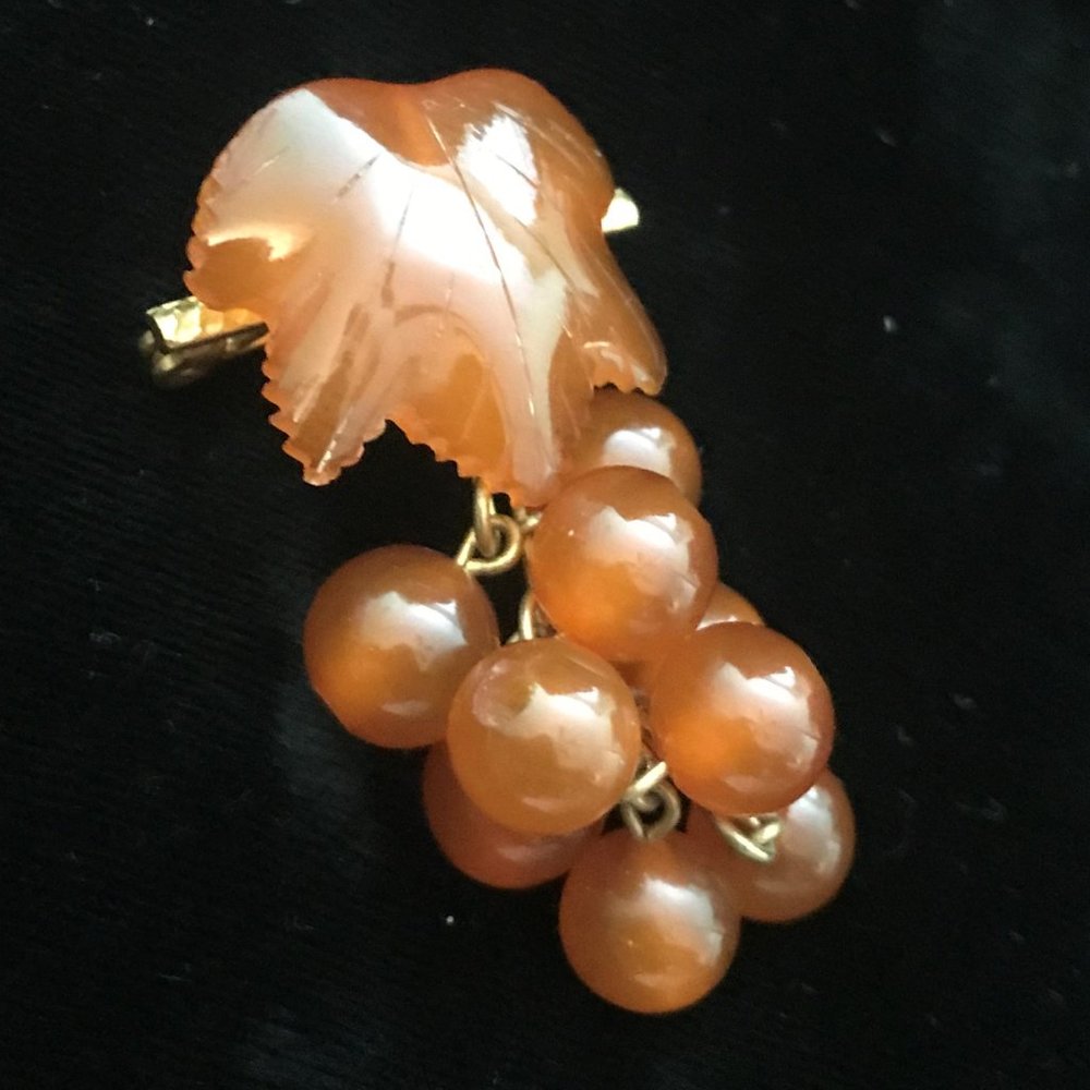 Unique Baltic Amber Leaf and Berries pin on Gold - Vintage